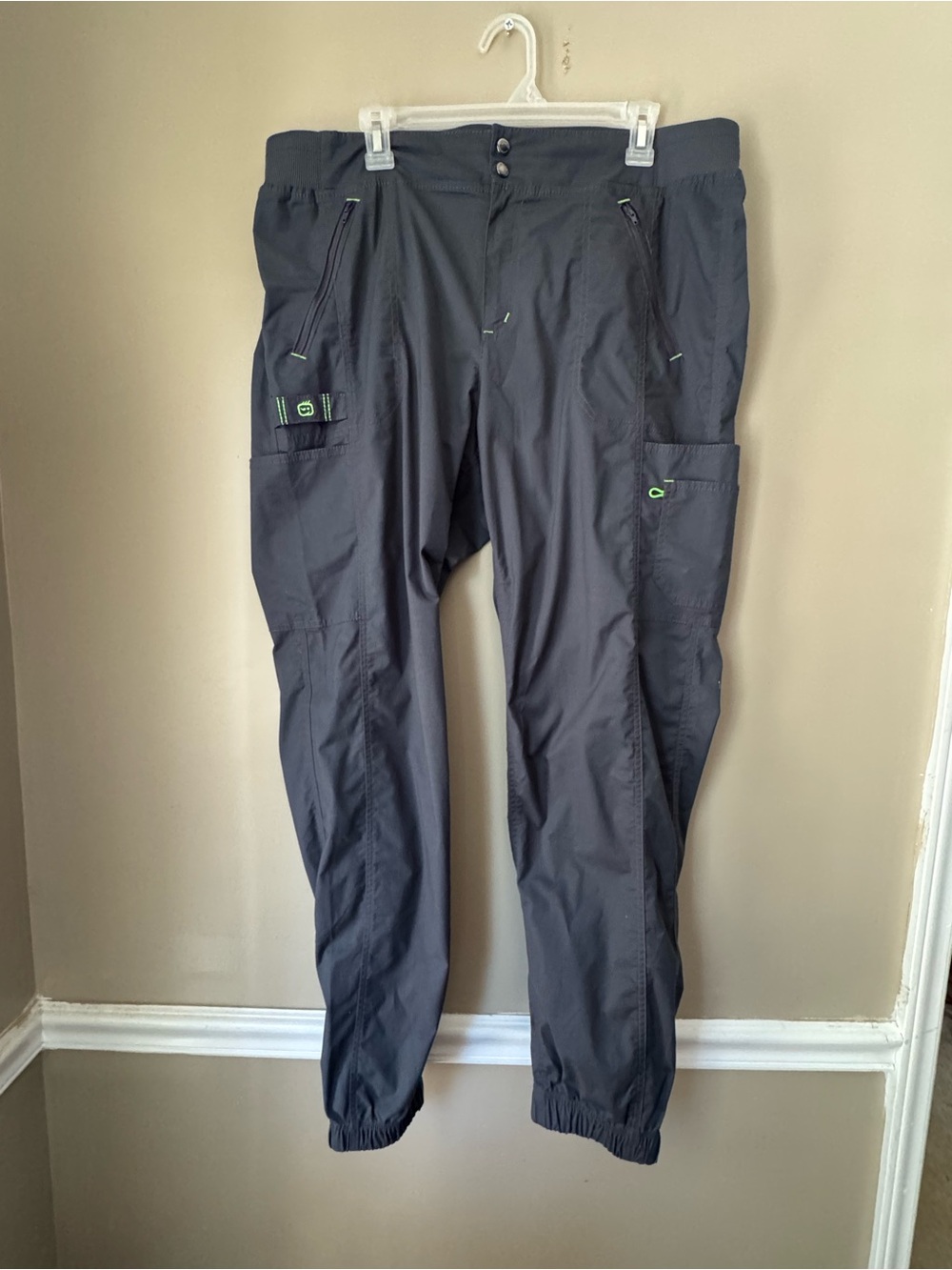 WonderWink Charcoal Cargo Scrub Pants with Lime Accents - Women's XL